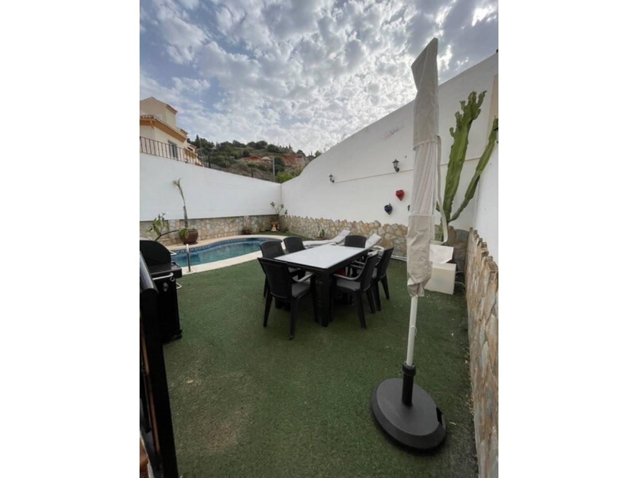 Chalet for Rent in Almuñécar