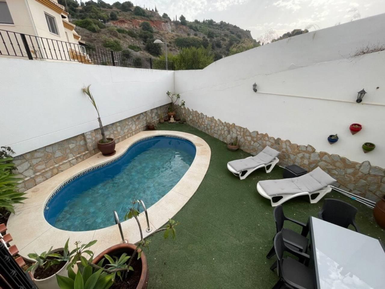 Chalet for Rent in Almuñécar