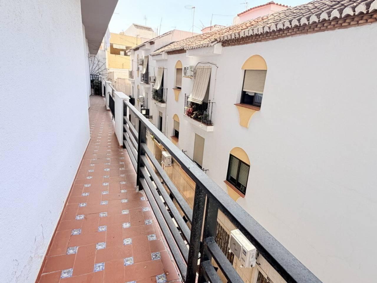 Flat for Sale in Almuñécar