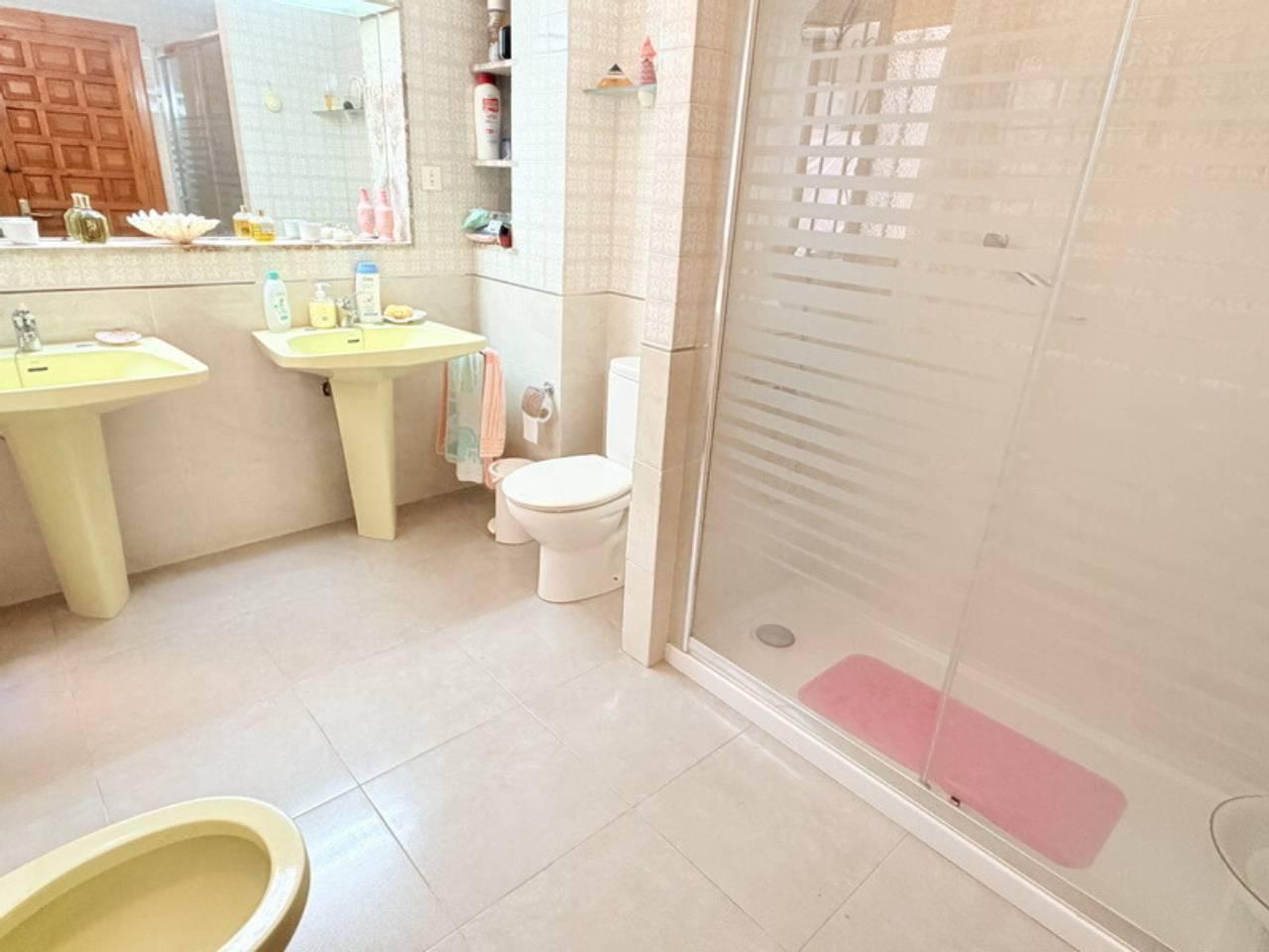 Flat for Sale in Almuñécar