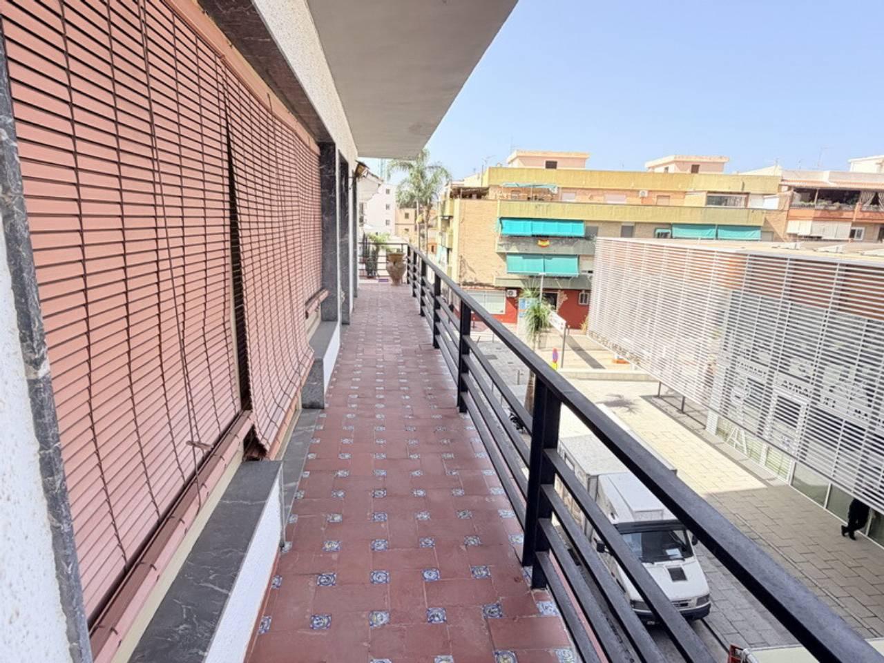 Flat for Sale in Almuñécar