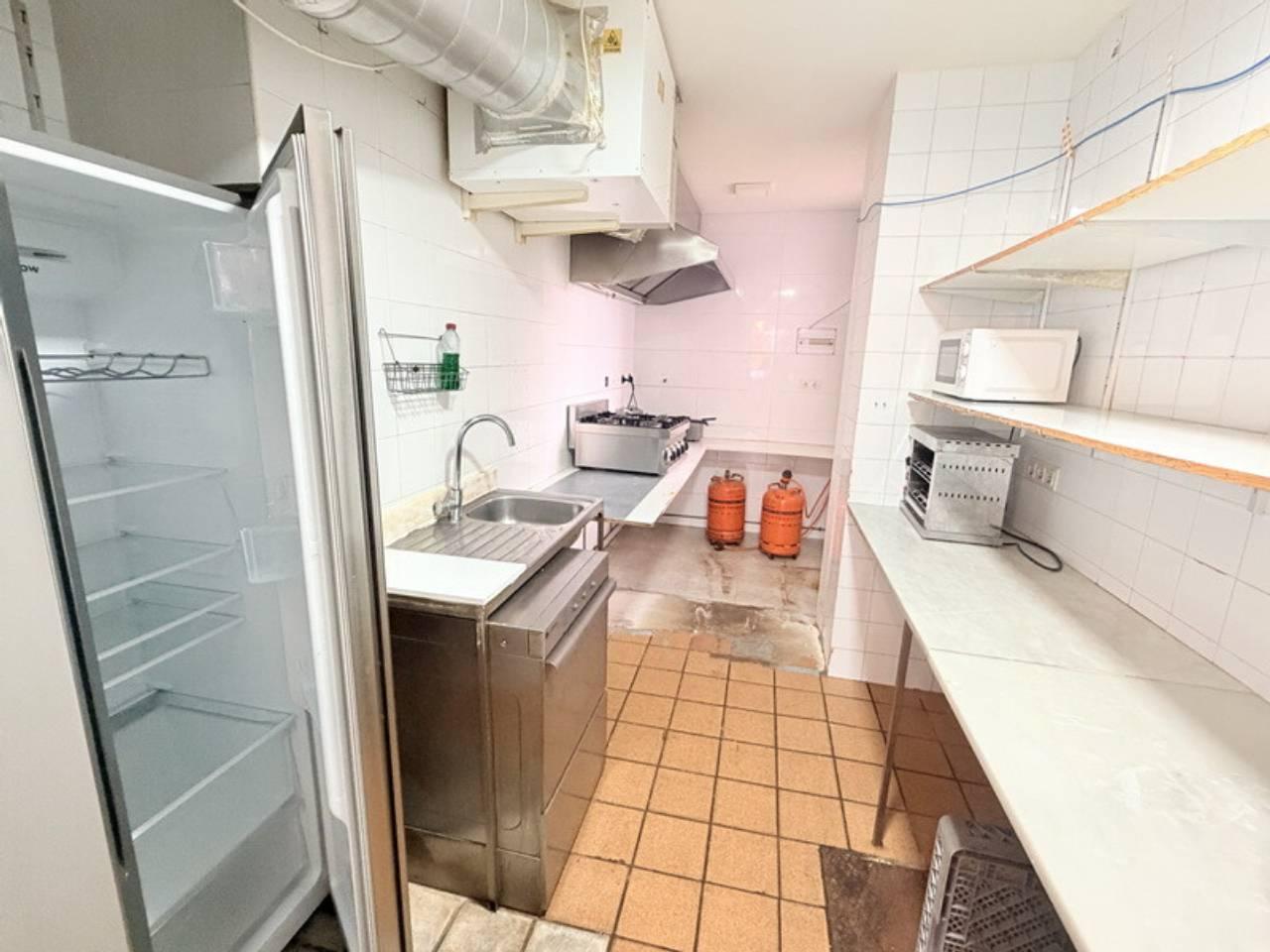 Premise for Rent in Almuñécar