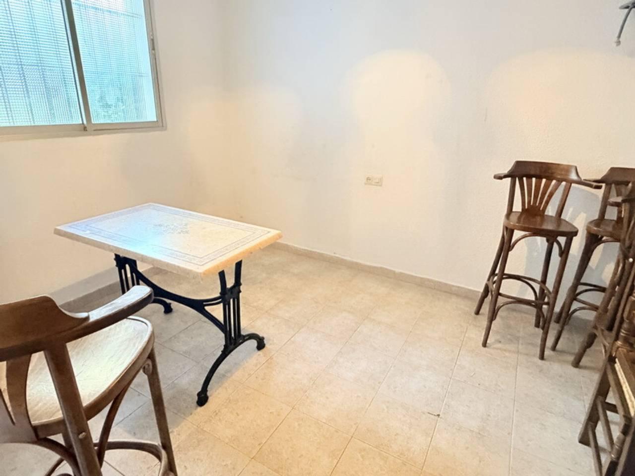 Premise for Rent in Almuñécar