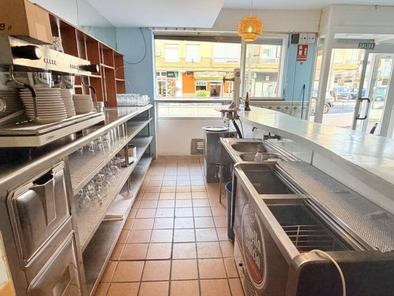 Premise for Rent in Almuñécar