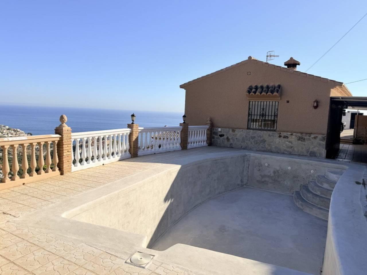 Chalet for Rent in Almuñécar