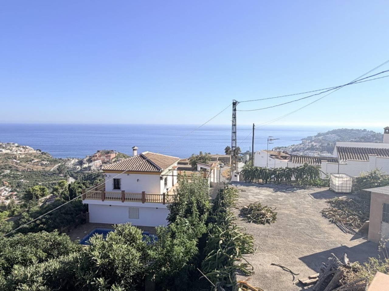 Chalet for Rent in Almuñécar