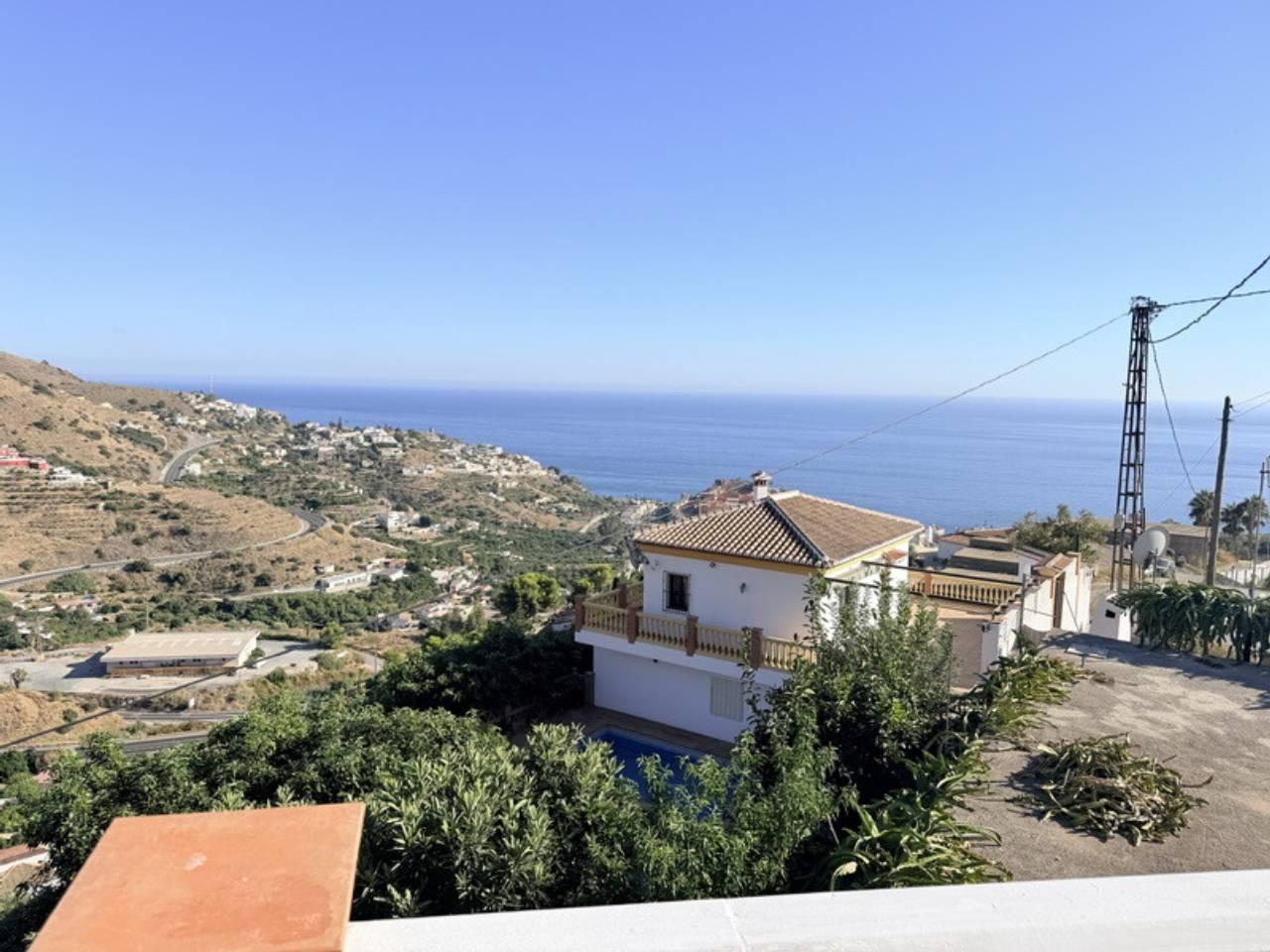 Chalet for Rent in Almuñécar