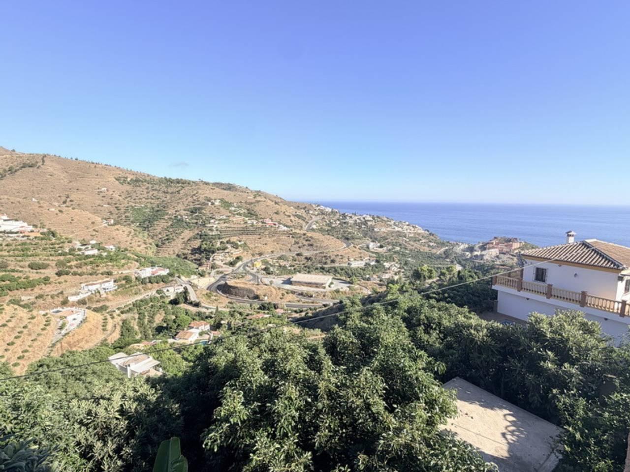 Chalet for Rent in Almuñécar