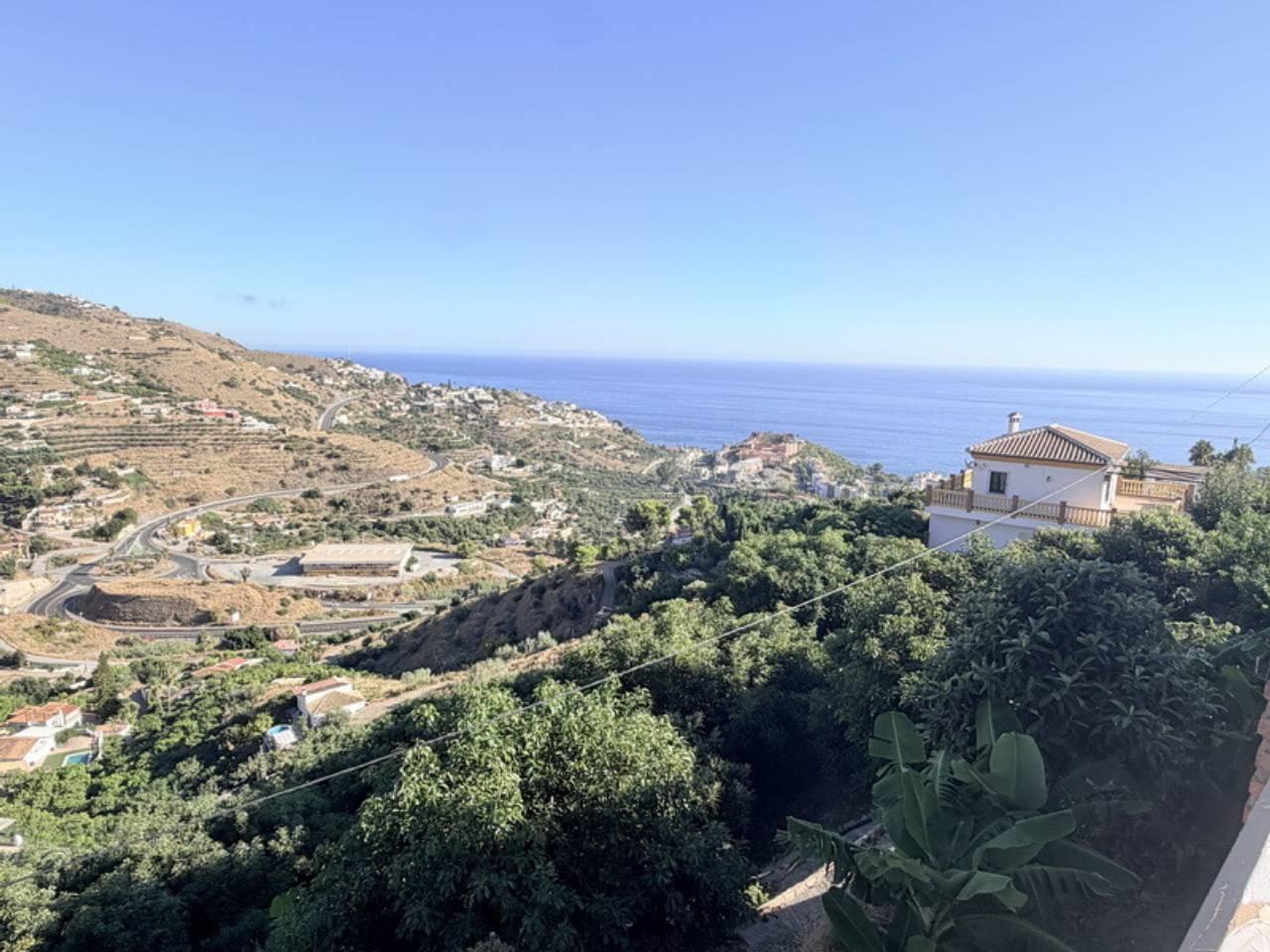 Chalet for Rent in Almuñécar