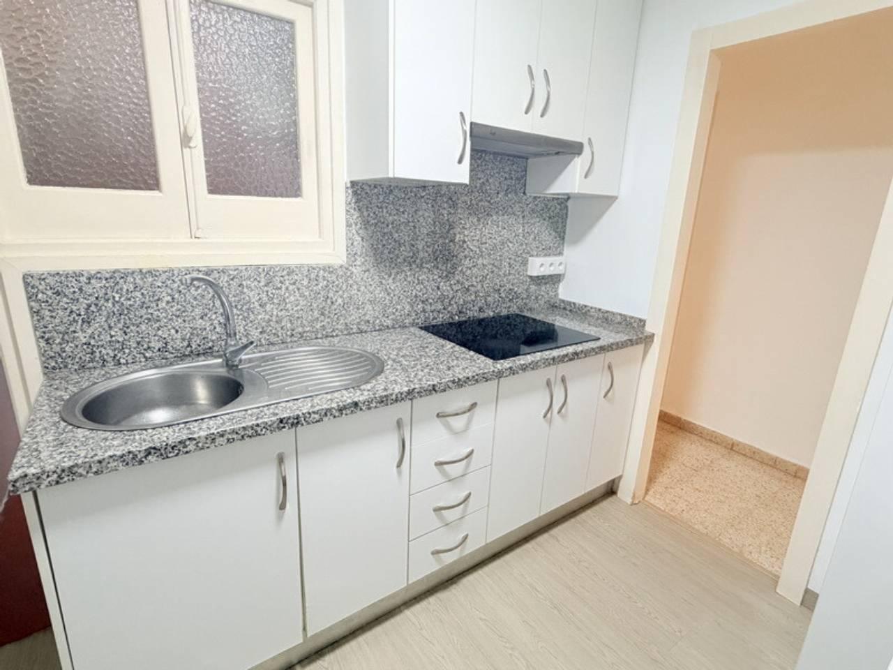 Flat for Sale in Almuñécar