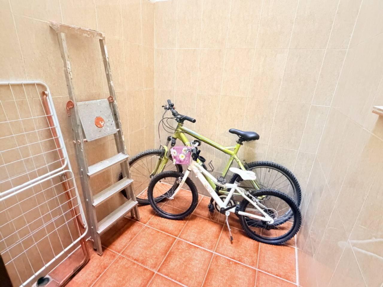 Flat for Sale in Almuñécar