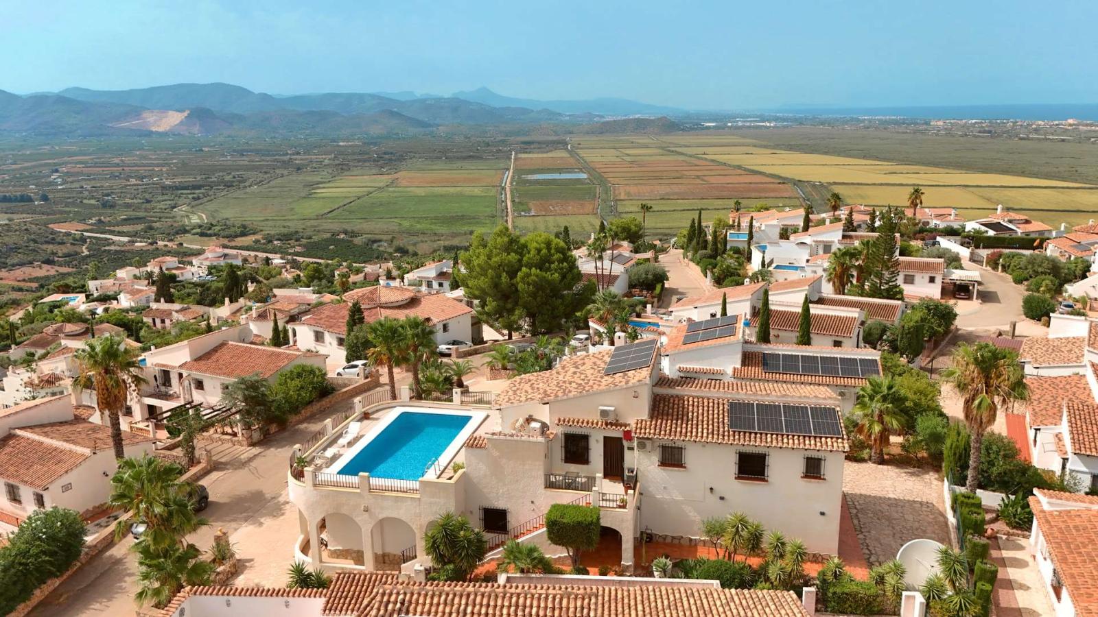 Villa for Sale in Pego