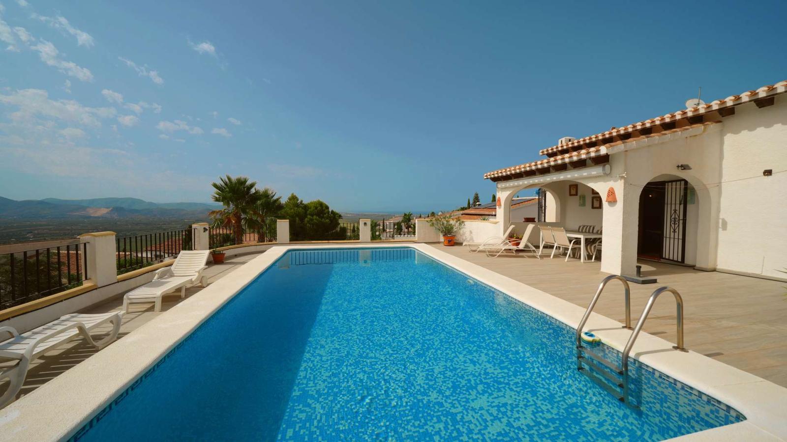Villa for Sale in Pego