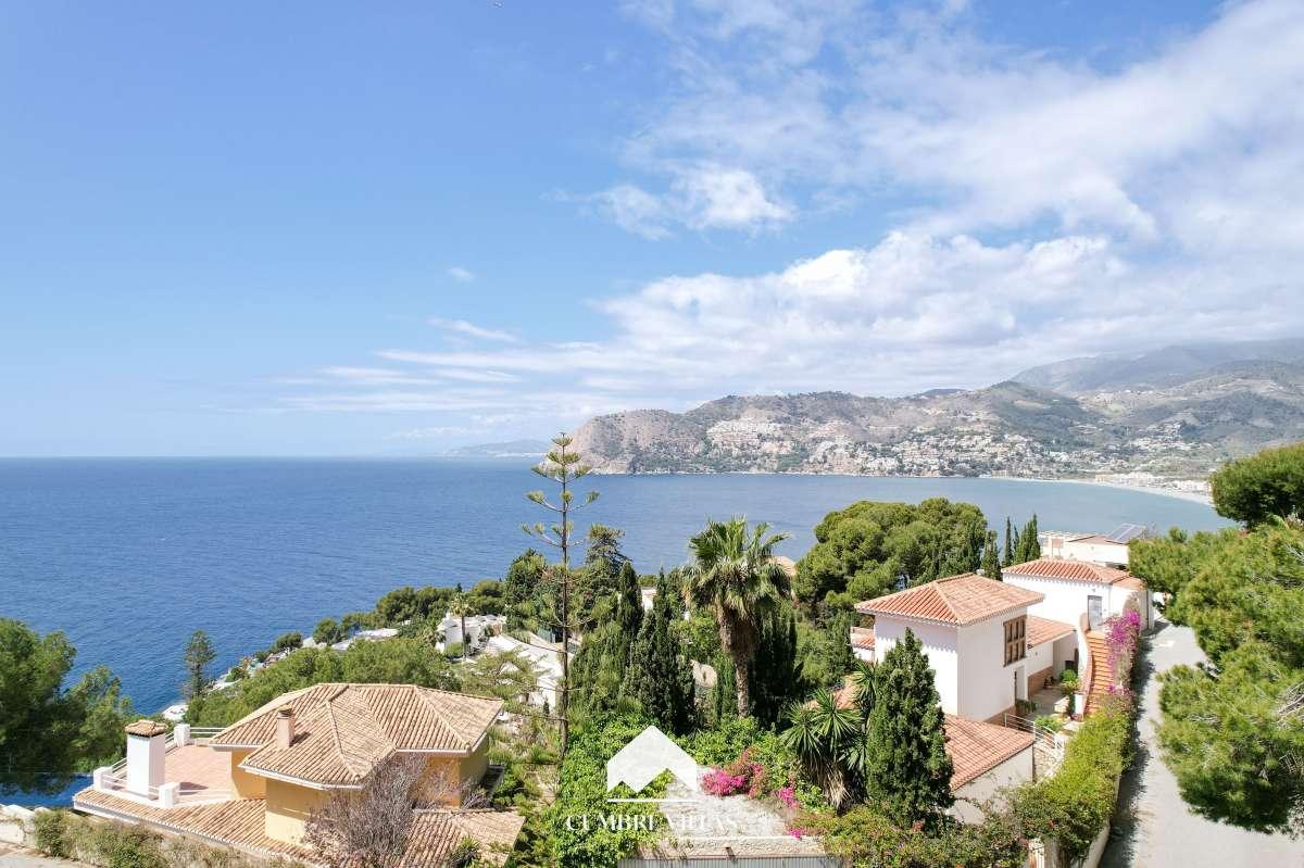Plot for Sale in Almuñécar