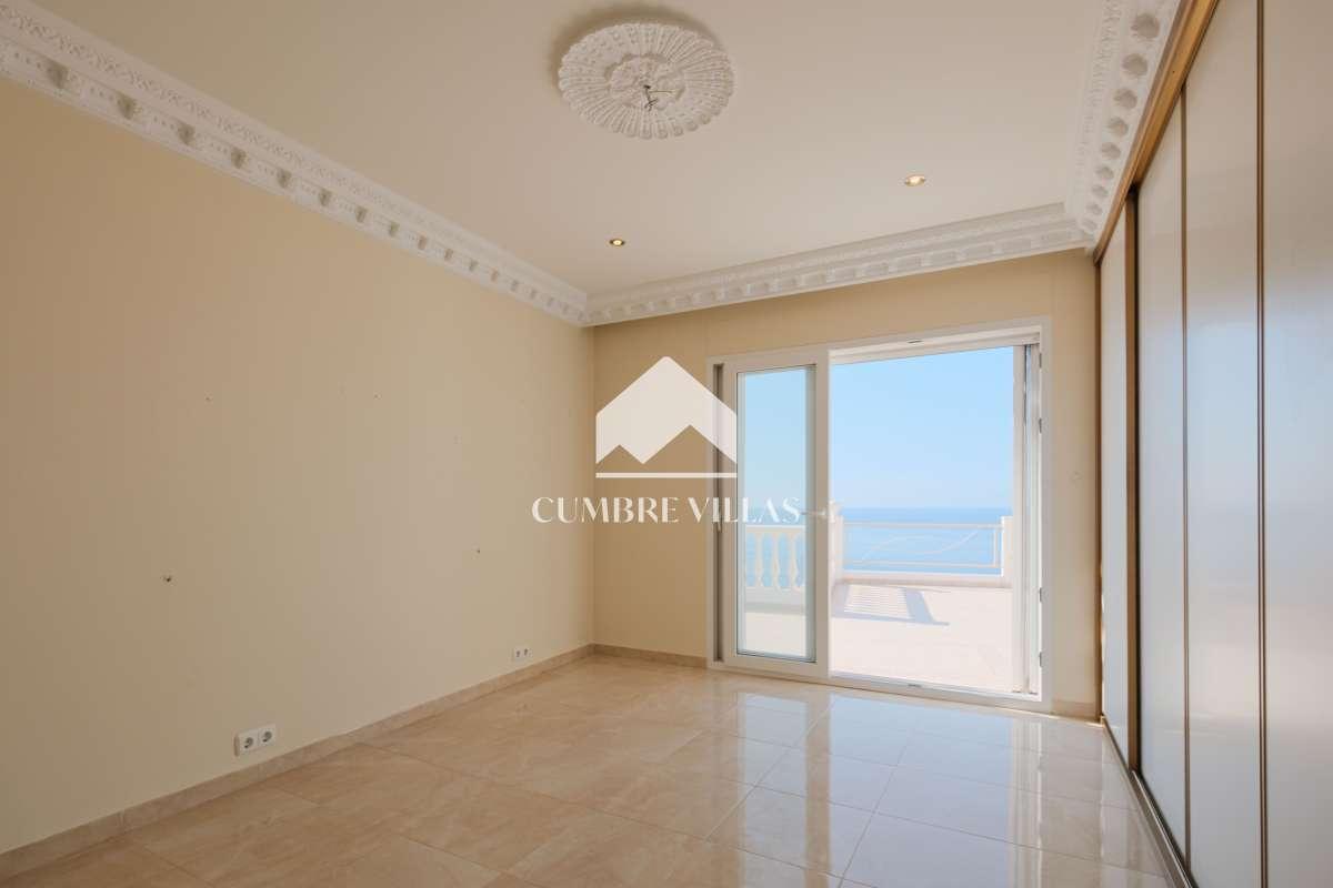 Villa for Sale in Salobreña