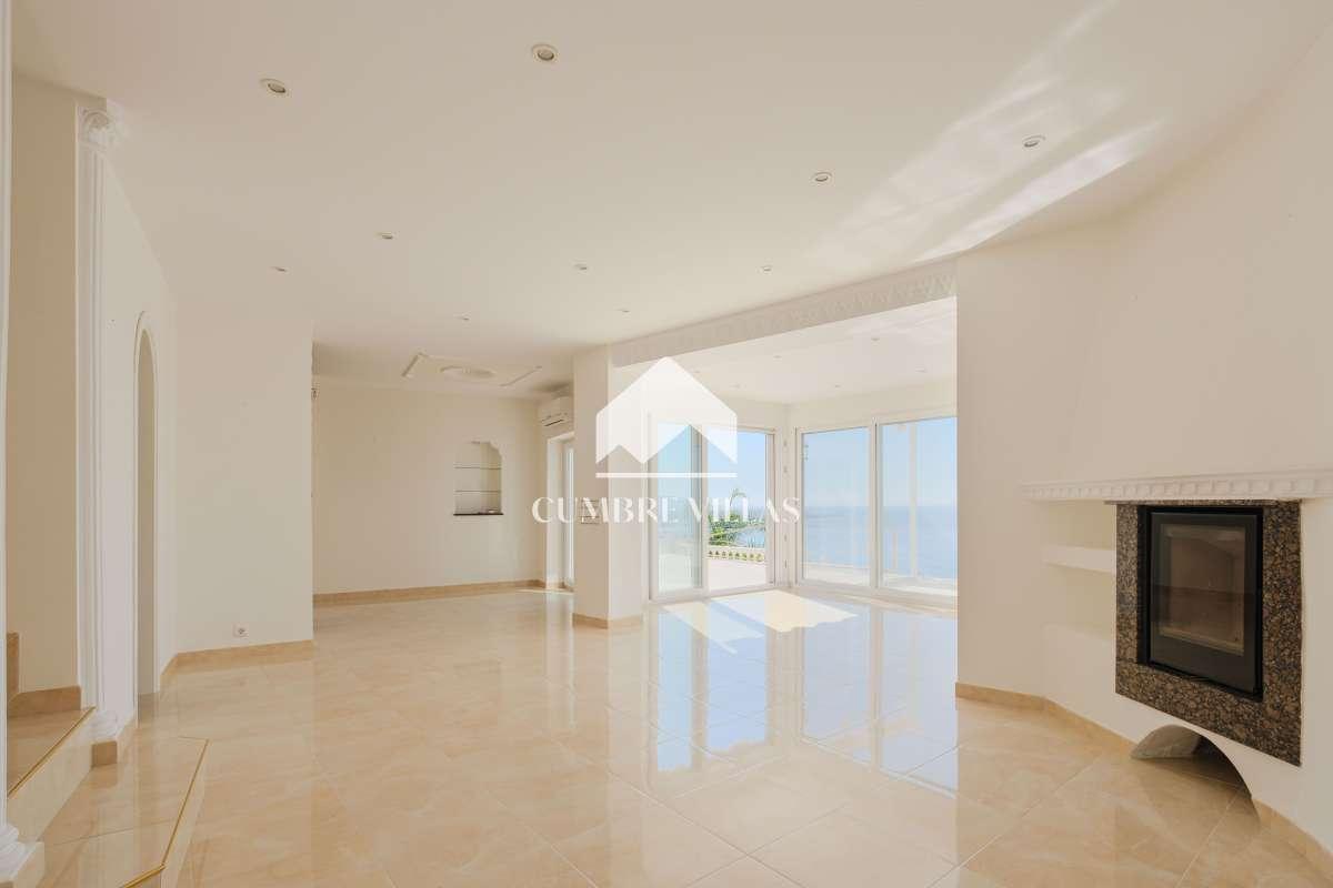 Villa for Sale in Salobreña