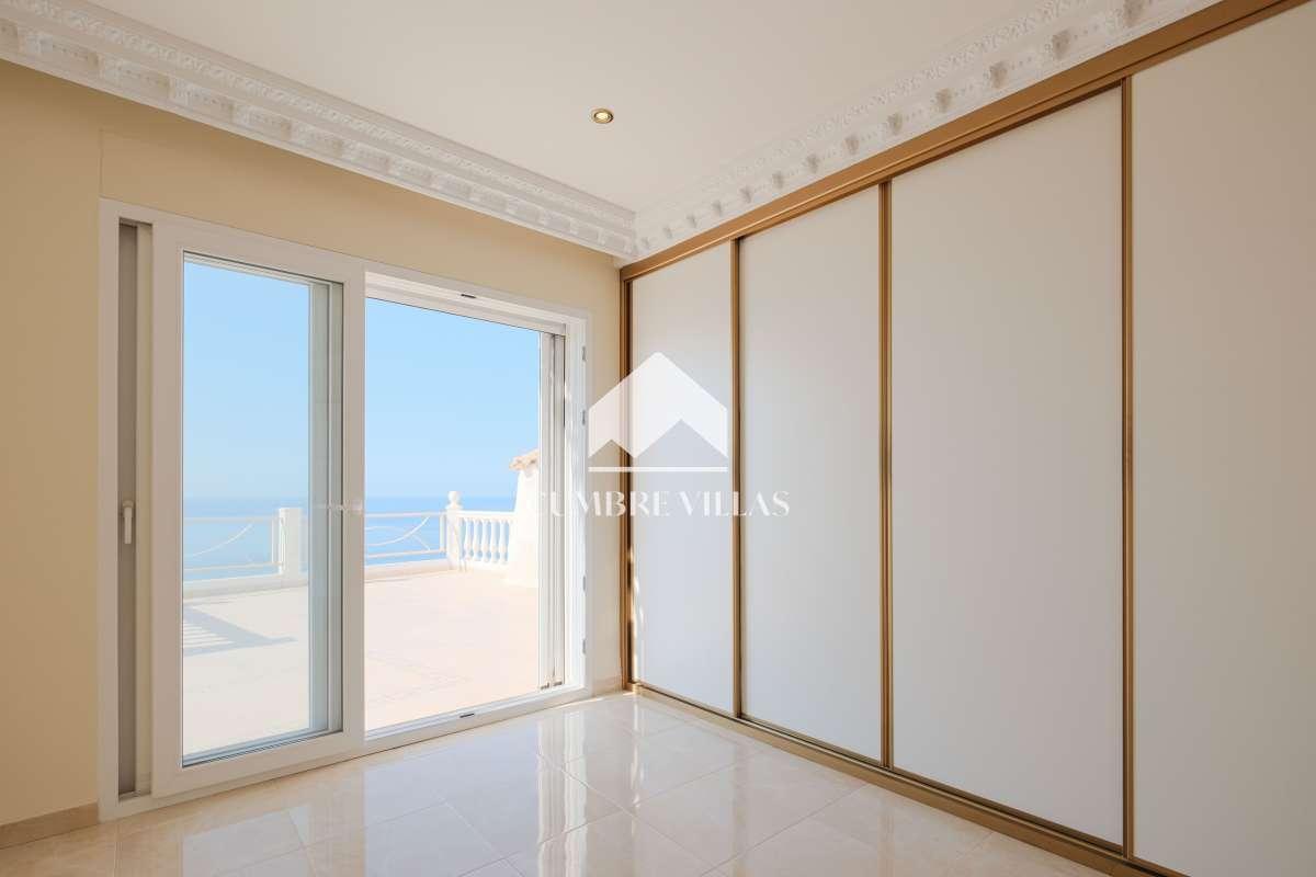 Villa for Sale in Salobreña