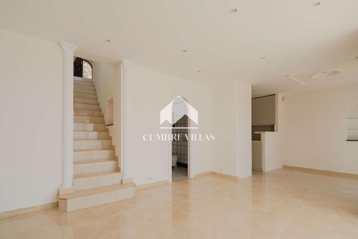 Villa for Sale in Salobreña