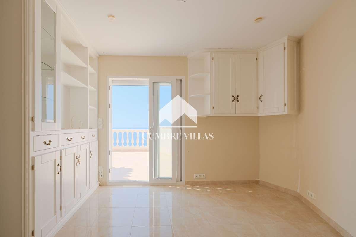 Villa for Sale in Salobreña