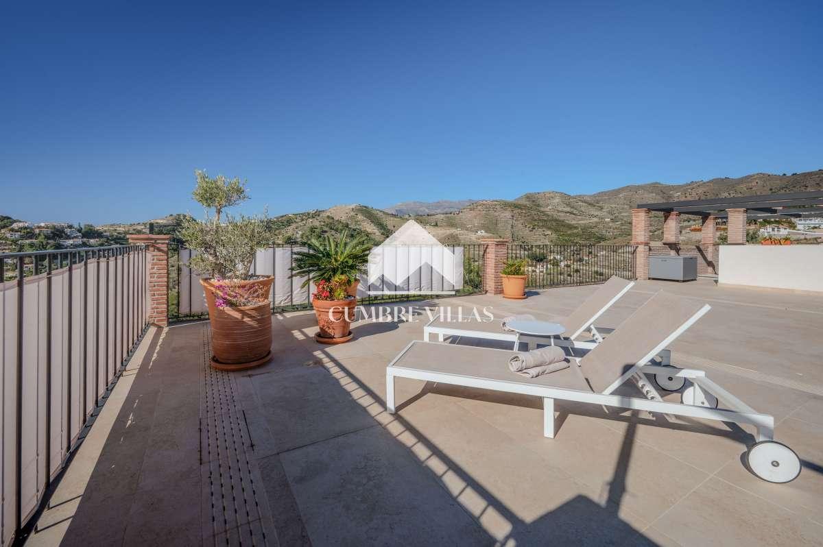 Villa for Sale in Almuñécar