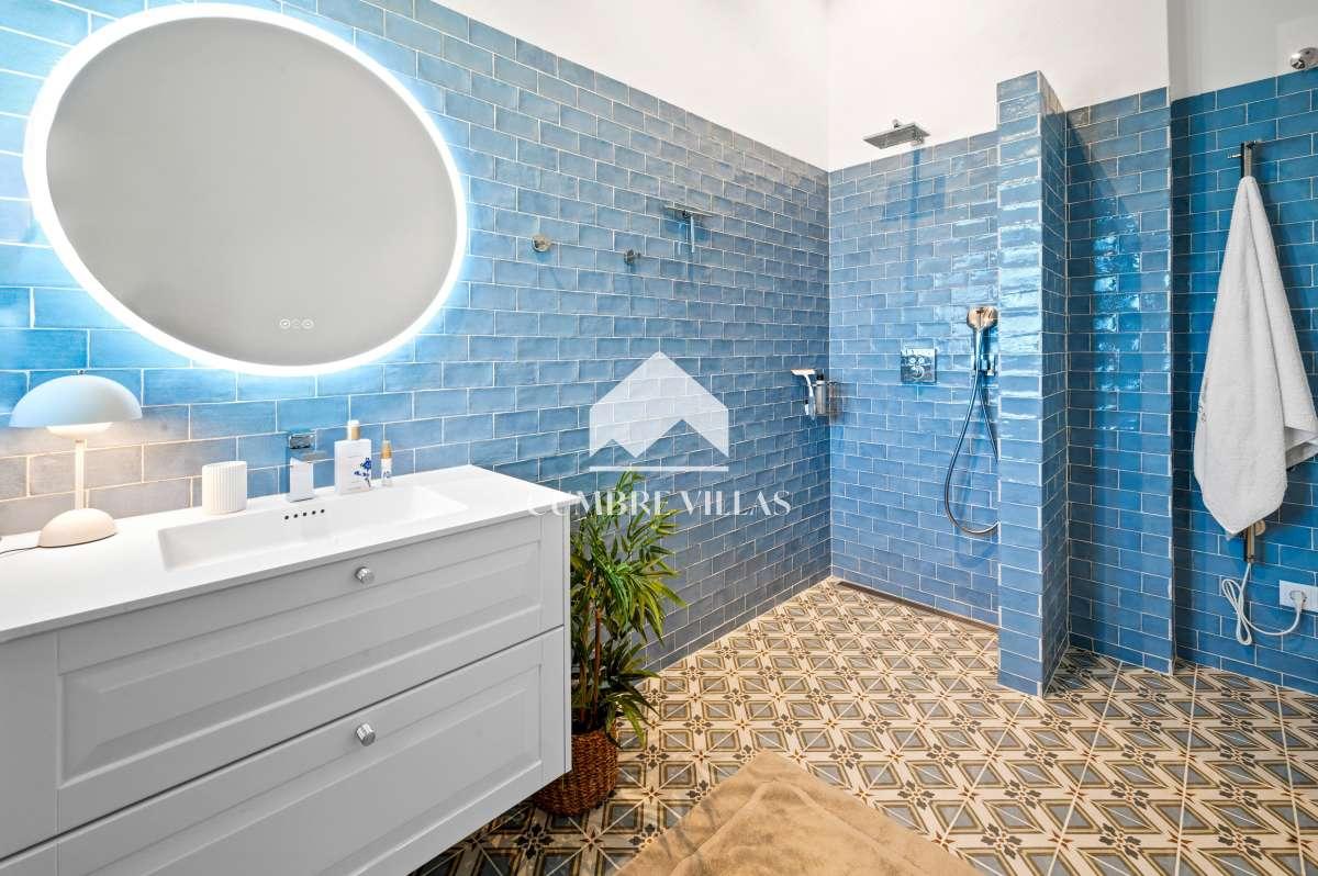 Villa for Sale in Almuñécar