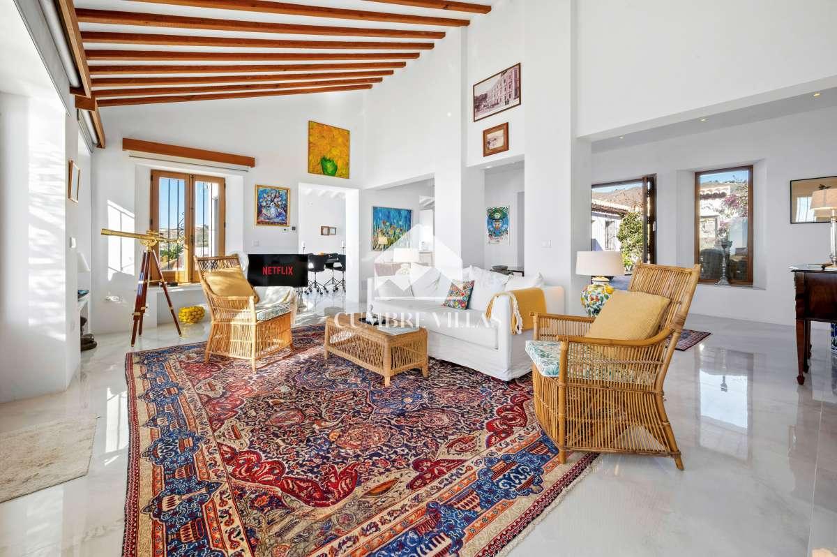 Villa for Sale in Almuñécar