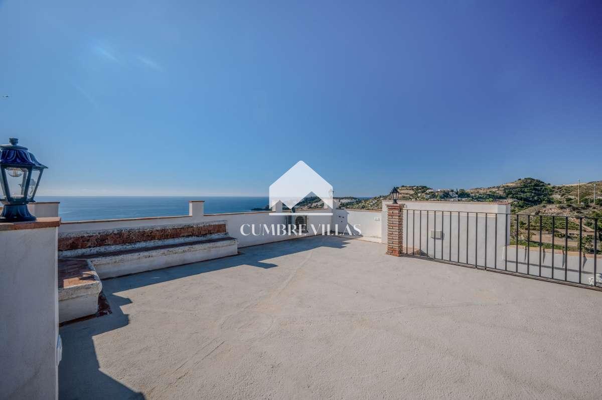 Villa for Sale in Almuñécar