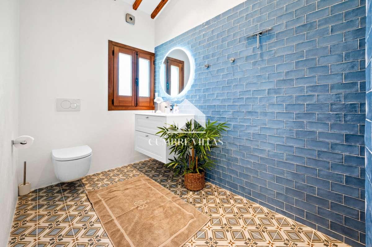 Villa for Sale in Almuñécar
