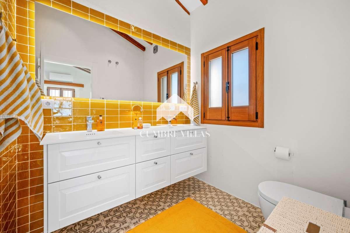Villa for Sale in Almuñécar