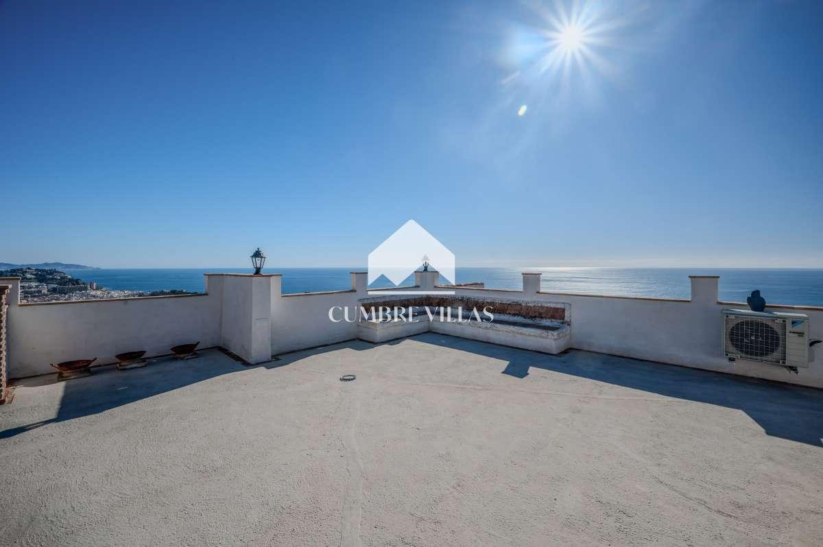 Villa for Sale in Almuñécar