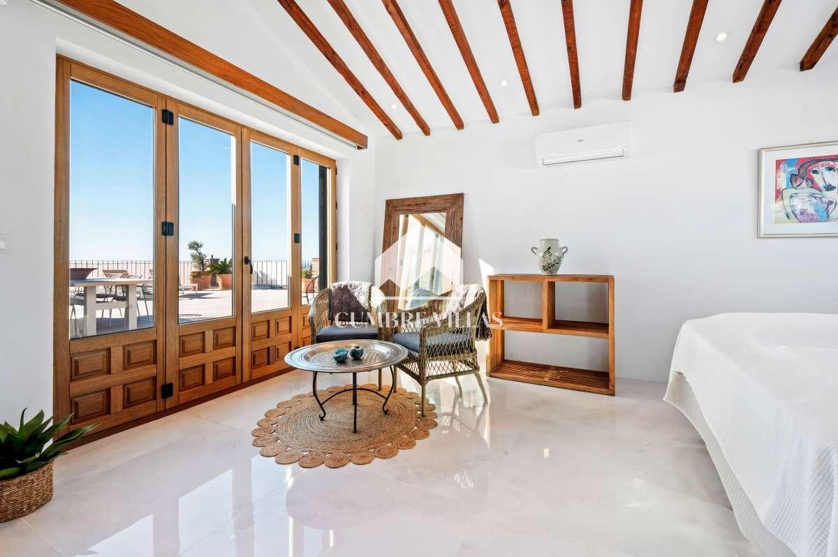 Villa for Sale in Almuñécar