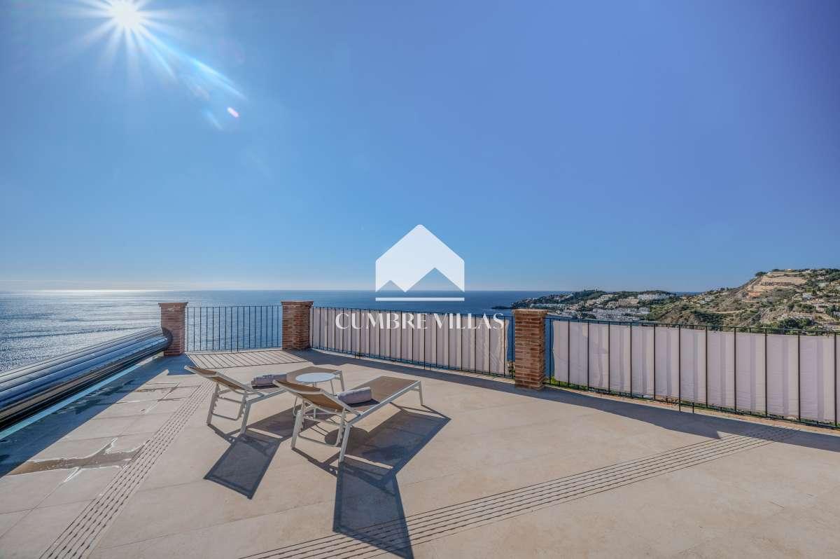 Villa for Sale in Almuñécar
