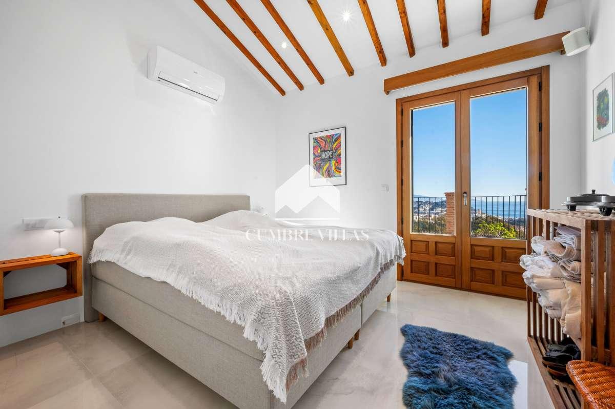 Villa for Sale in Almuñécar