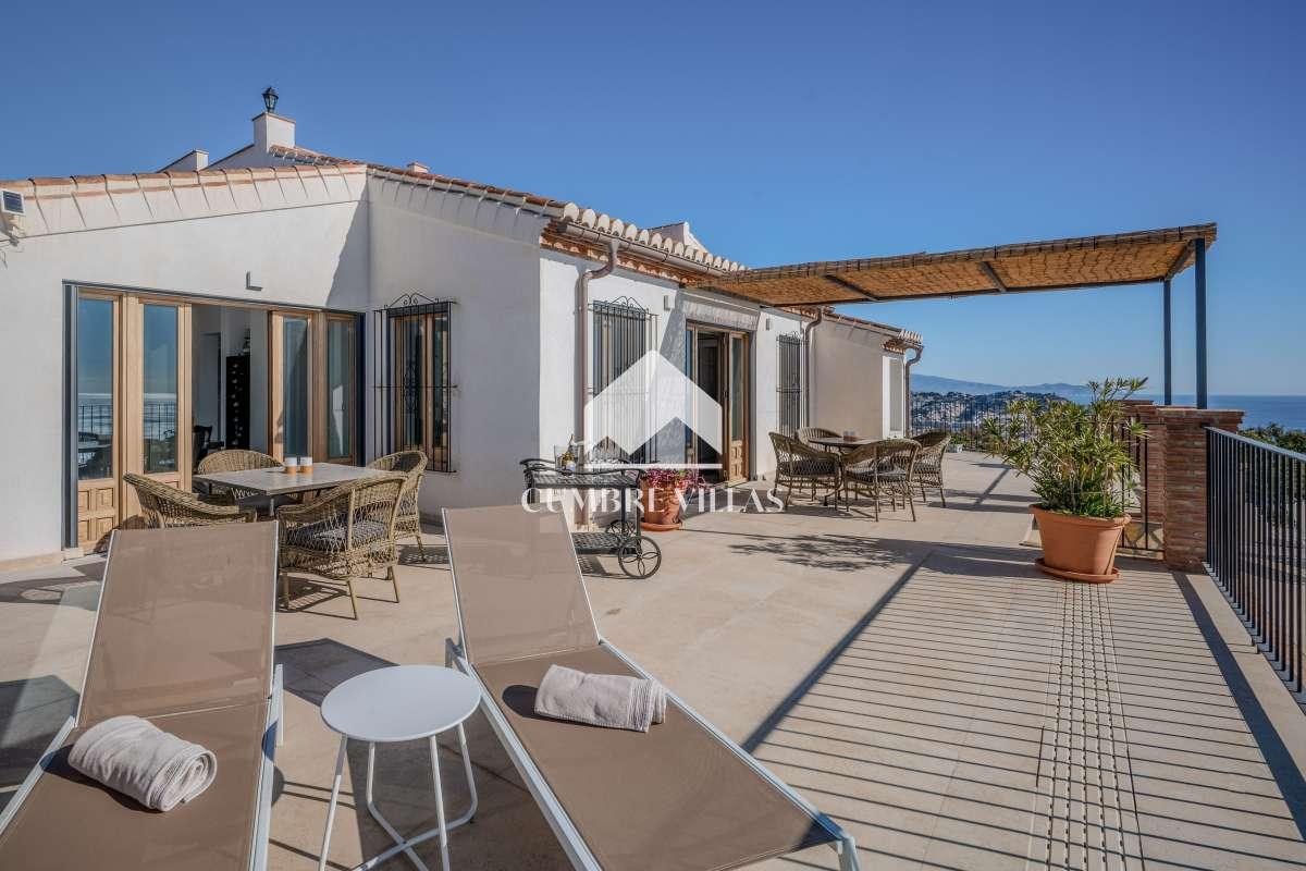 Villa for Sale in Almuñécar