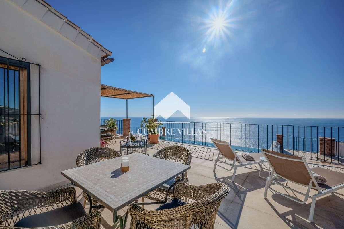 Villa for Sale in Almuñécar