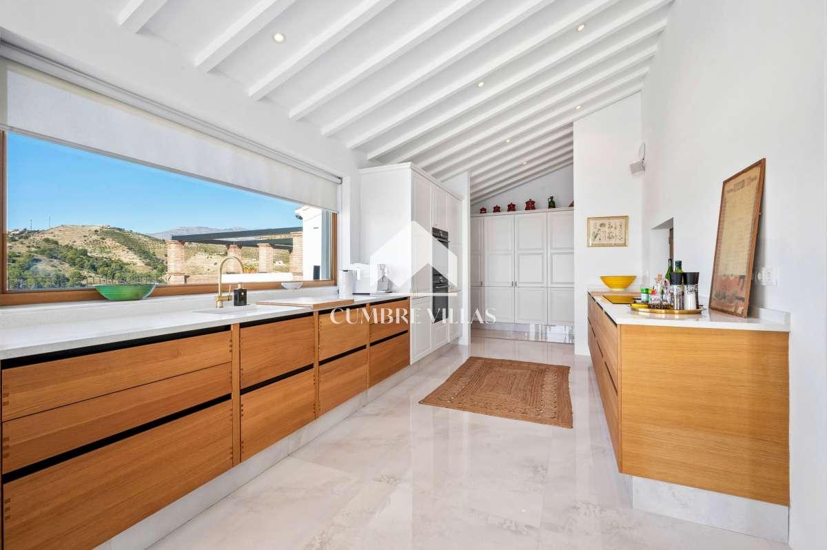 Villa for Sale in Almuñécar