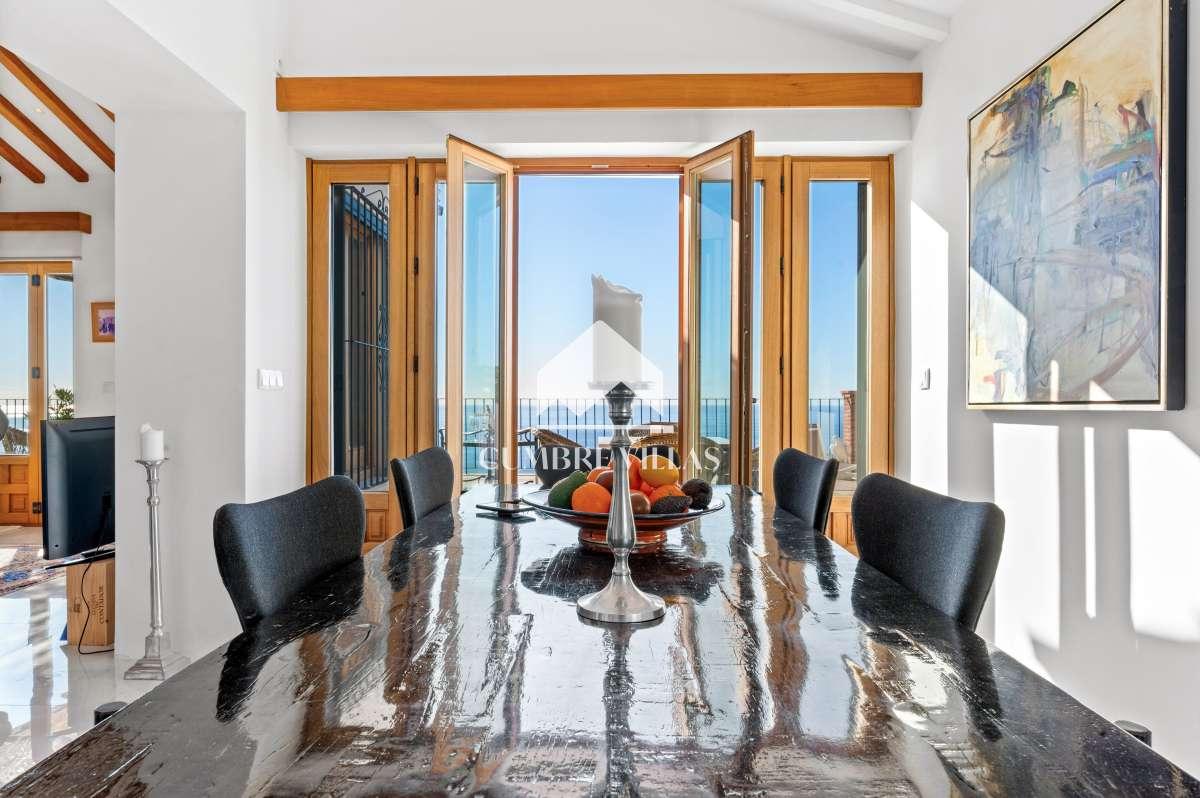 Villa for Sale in Almuñécar