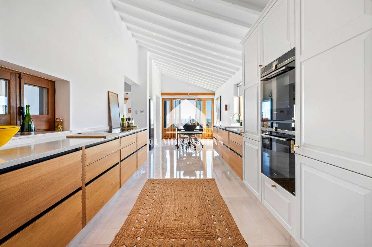 Villa for Sale in Almuñécar