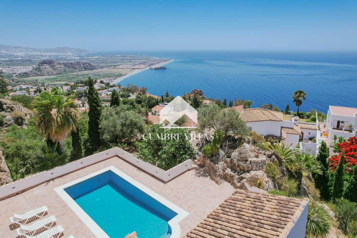 Villa for Sale in Salobreña