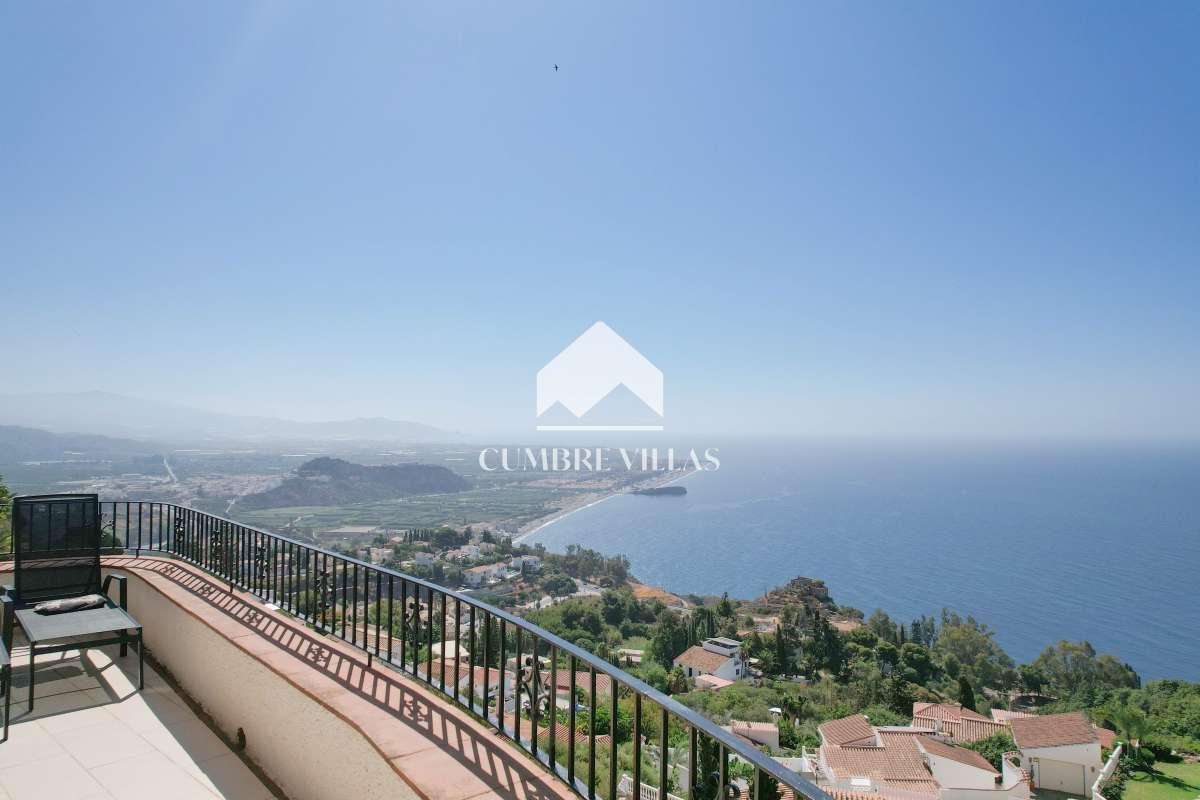 Villa for Sale in Salobreña