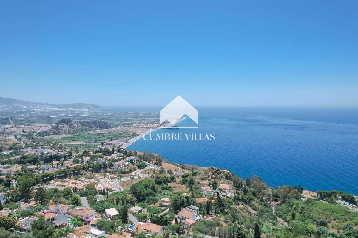 Villa for Sale in Salobreña