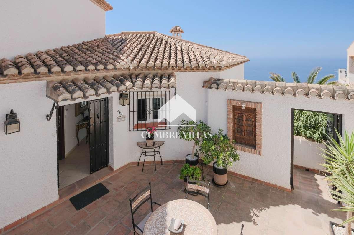 Villa for Sale in Salobreña