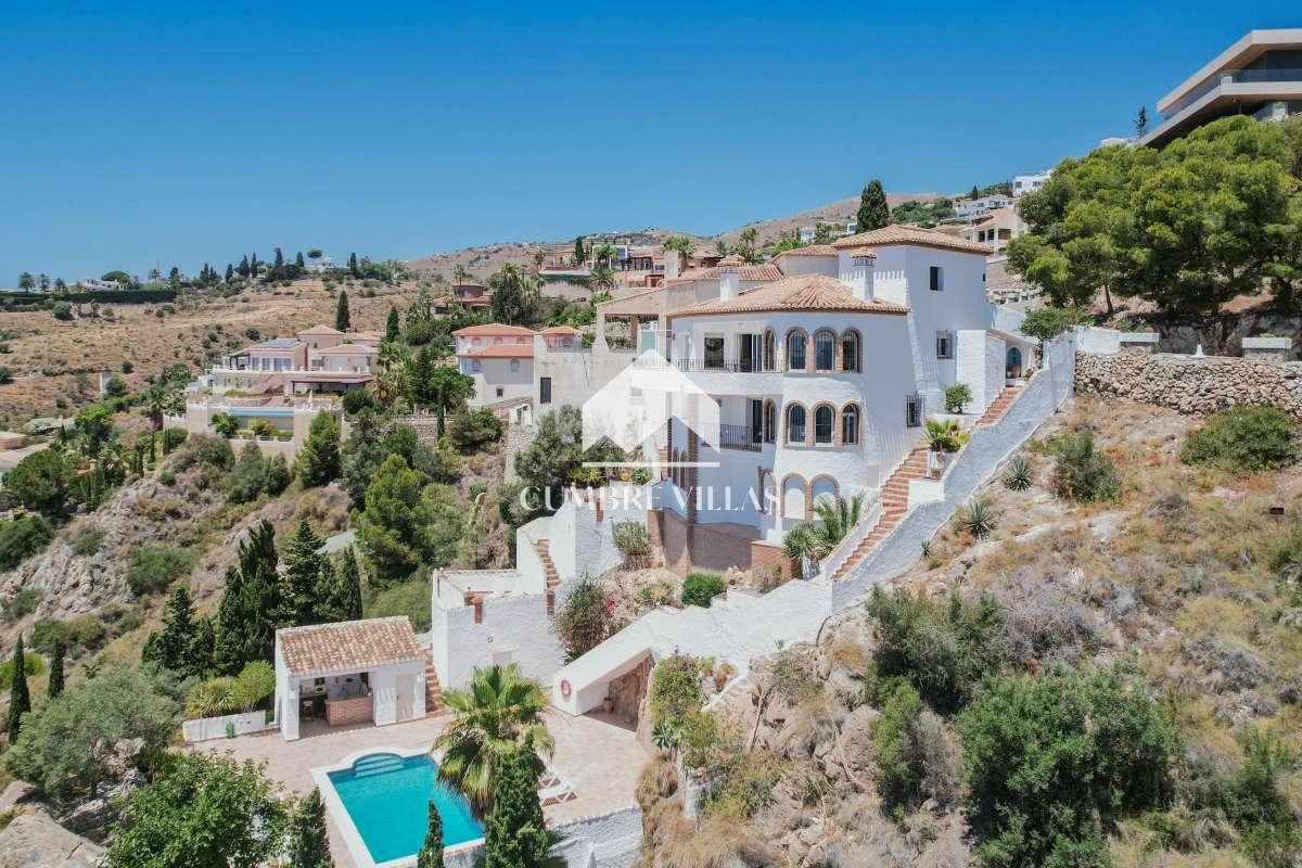 Villa for Sale in Salobreña