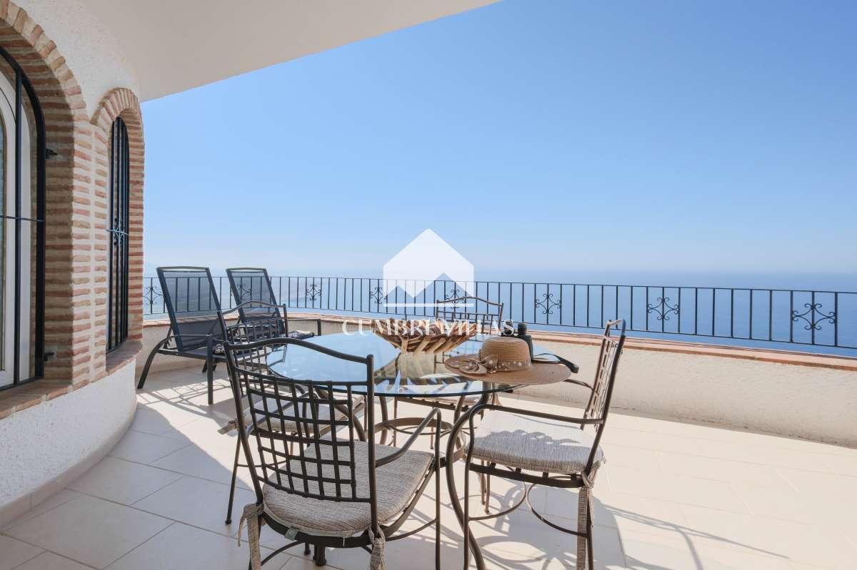 Villa for Sale in Salobreña