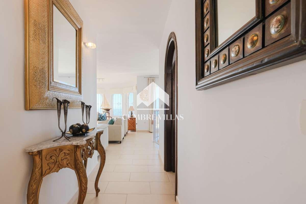 Villa for Sale in Salobreña