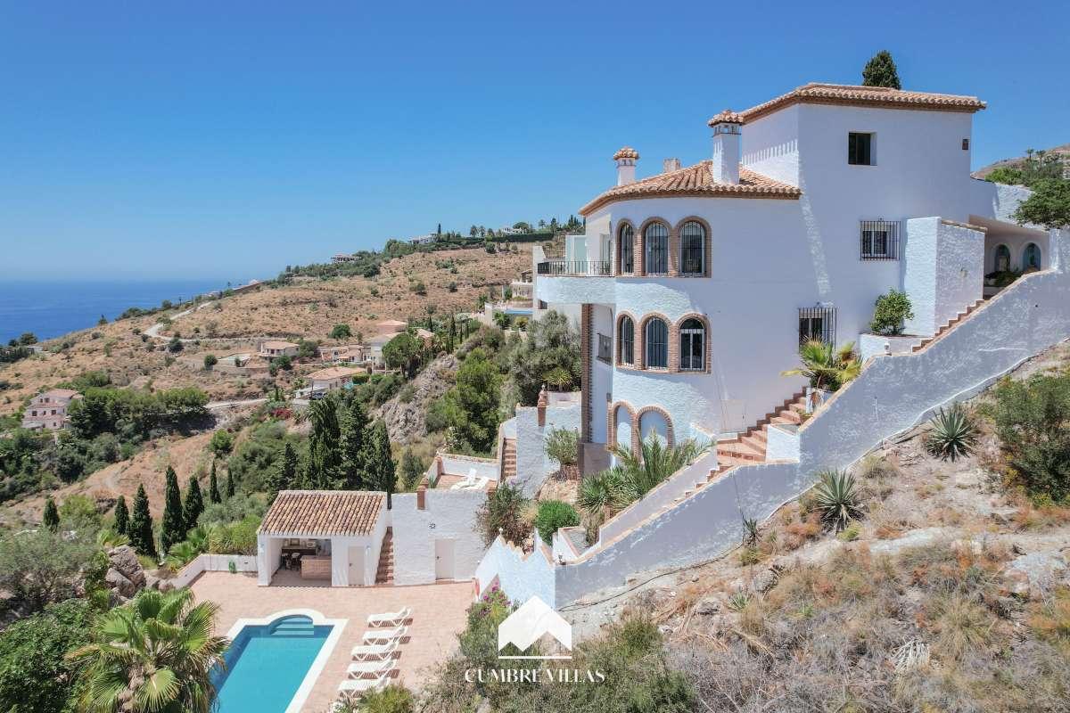 Villa for Sale in Salobreña