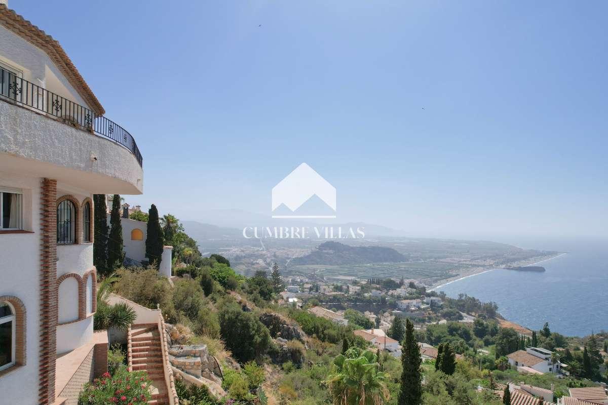 Villa for Sale in Salobreña