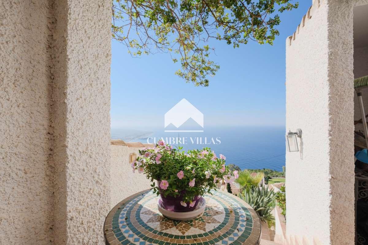Villa for Sale in Salobreña