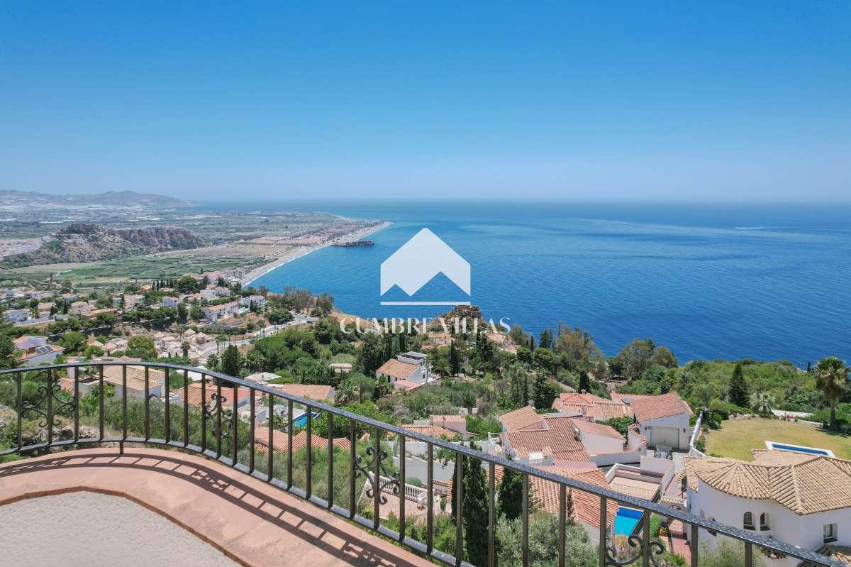 Villa for Sale in Salobreña