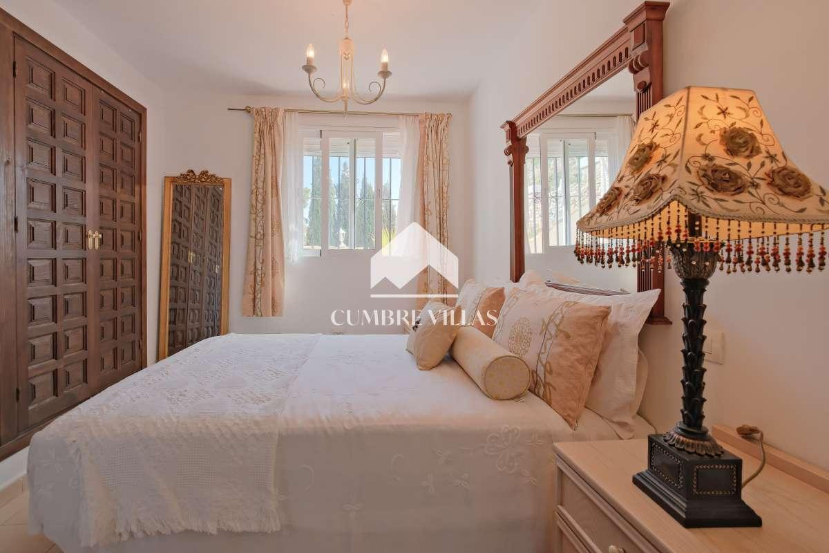 Villa for Sale in Salobreña